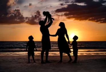 family-beach-e1744835514241-370x250.webp